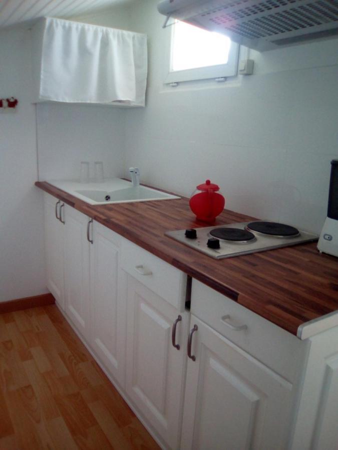 Gite T2 Avec Grande Piscine Apartment Villeneuve-la-Comptal Ngoại thất bức ảnh